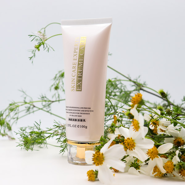 清顏潤(rùn)膚潔面乳